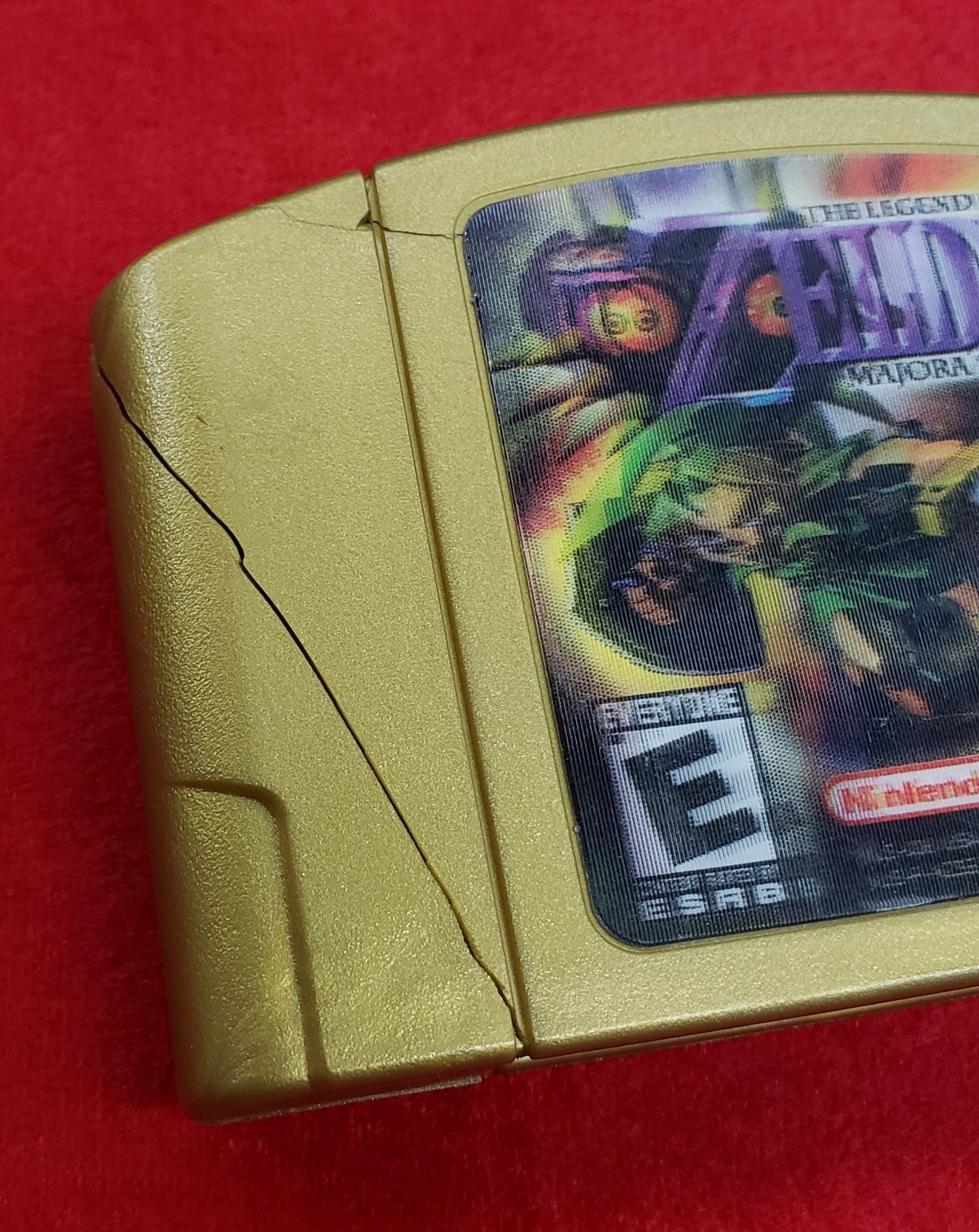 Legend of Zelda Majora’s Mask (Nintendo 64, N64 2000) Holographic – Broken Case