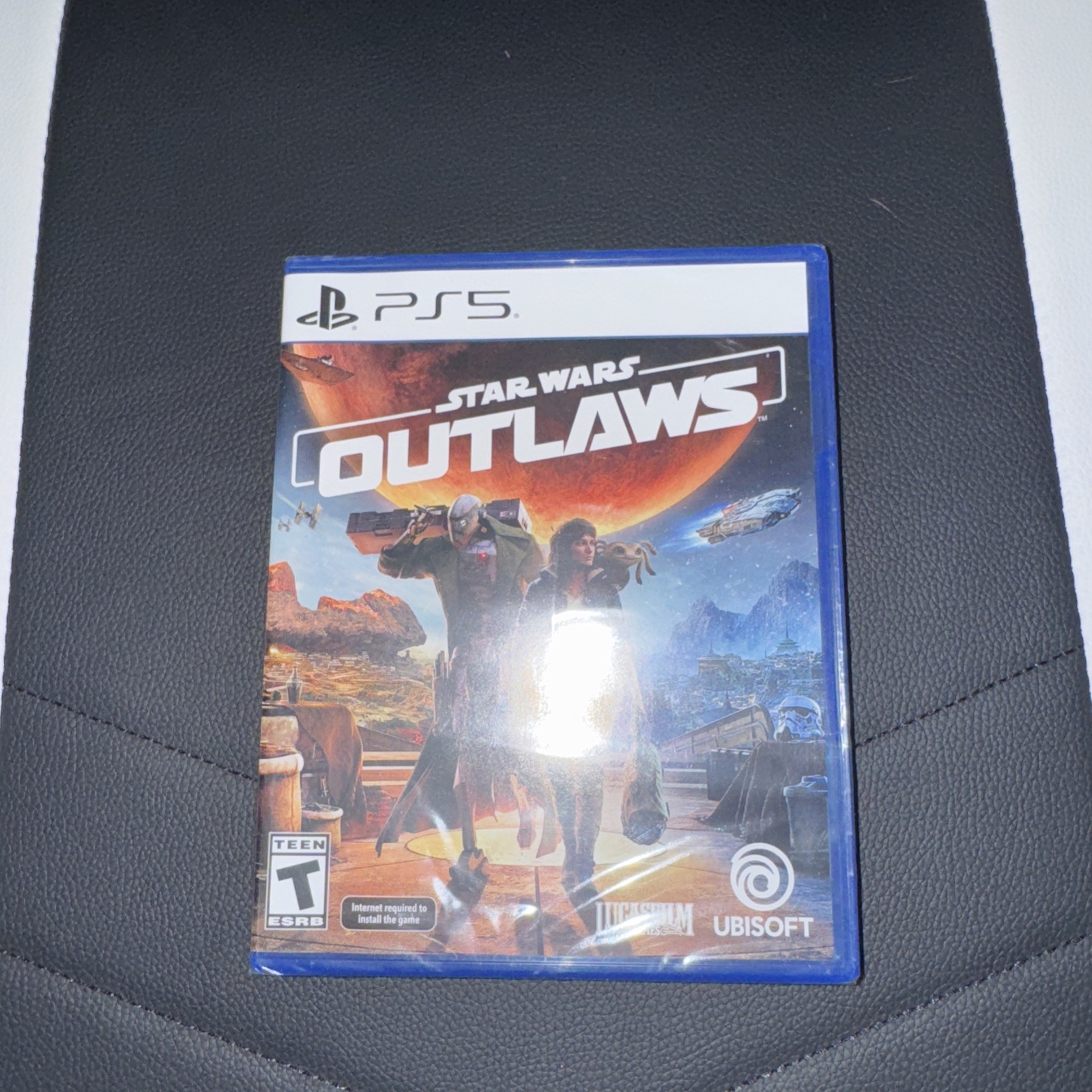 Star Wars Outlaws – PlayStation 5 BRAND NEW