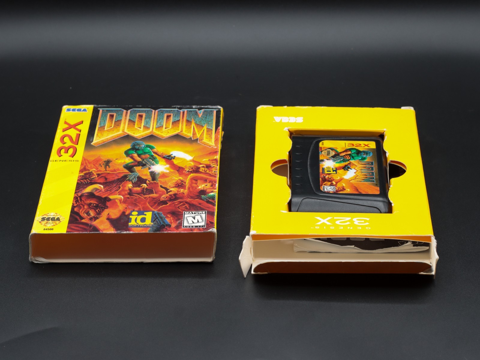 DOOM Sega 32X Soft Box CiB Complete Great Label!