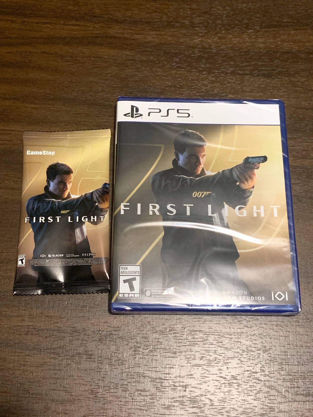 007: First Light + Collectible card pack Sony PlayStation 5 PS5 NEW SEALED BNIB