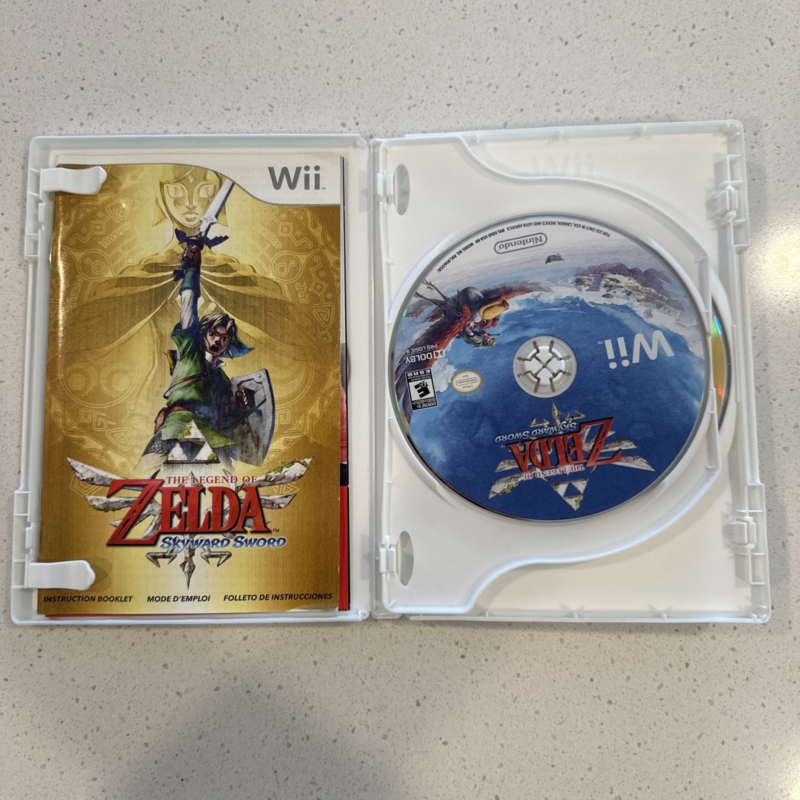 The Legend of Zelda: Skyward Sword (Wii)- 2-Disc Special Edition with Soundtrack