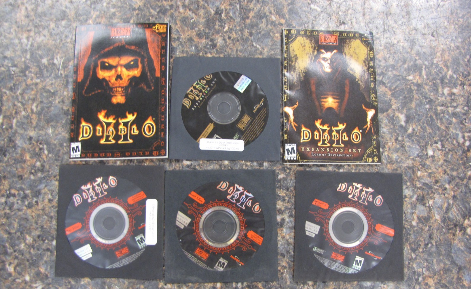 Diablo II 3 Disks w/ Manual & Lord of Destruction Expansion Set for MAC WIN-NO39