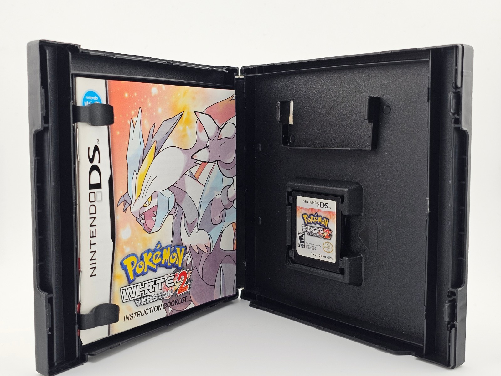 Nintendo DS Pokemon White Version 2 CIB Cleaned & Tested