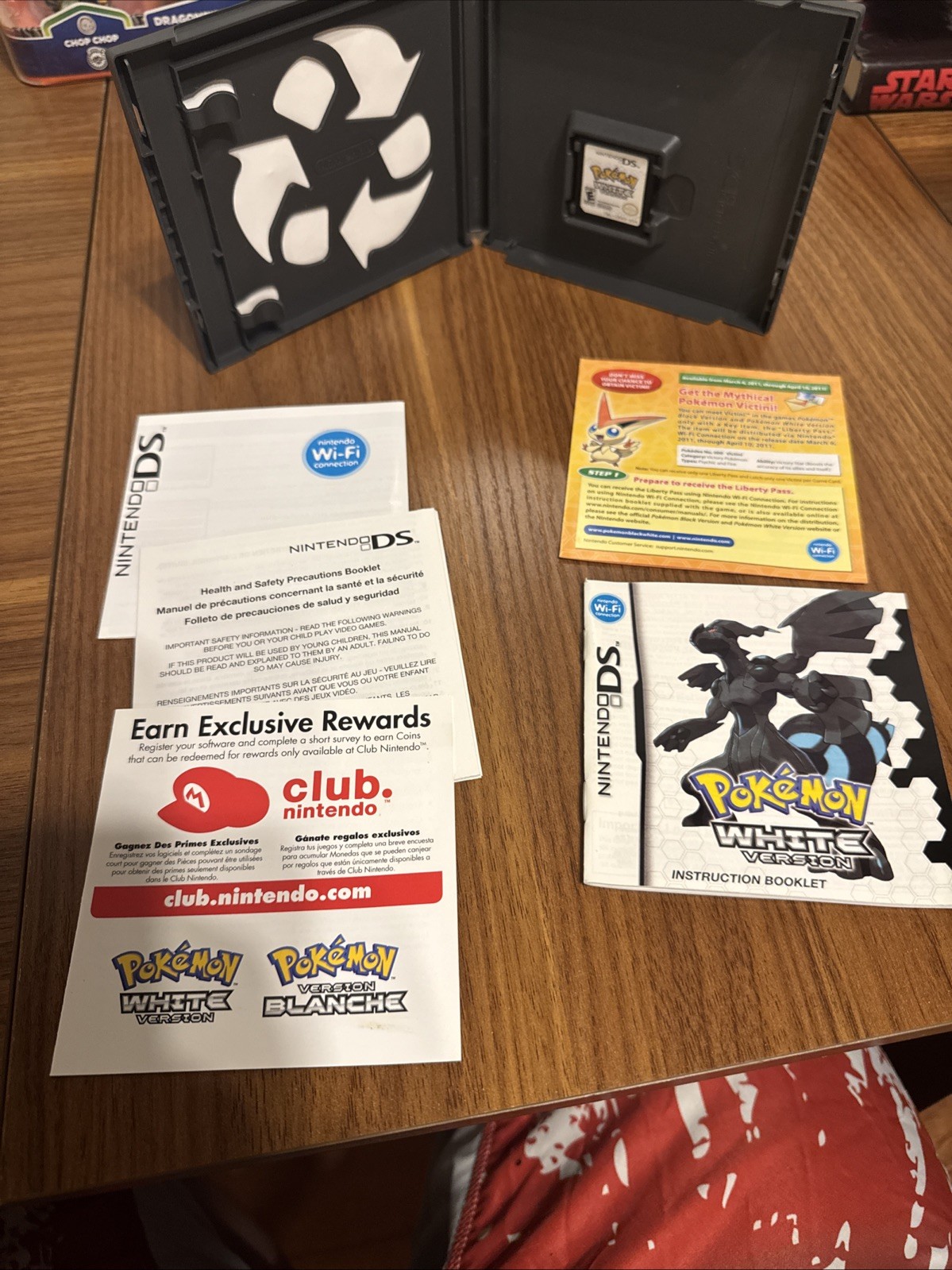 Pokemon White Version Nintendo DS 2011 Authentic Game Cartridge