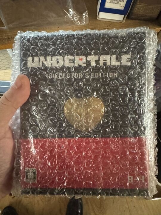 Undertale Complete Collector’s Edition Nintendo Switch locket soundtrack CD JP