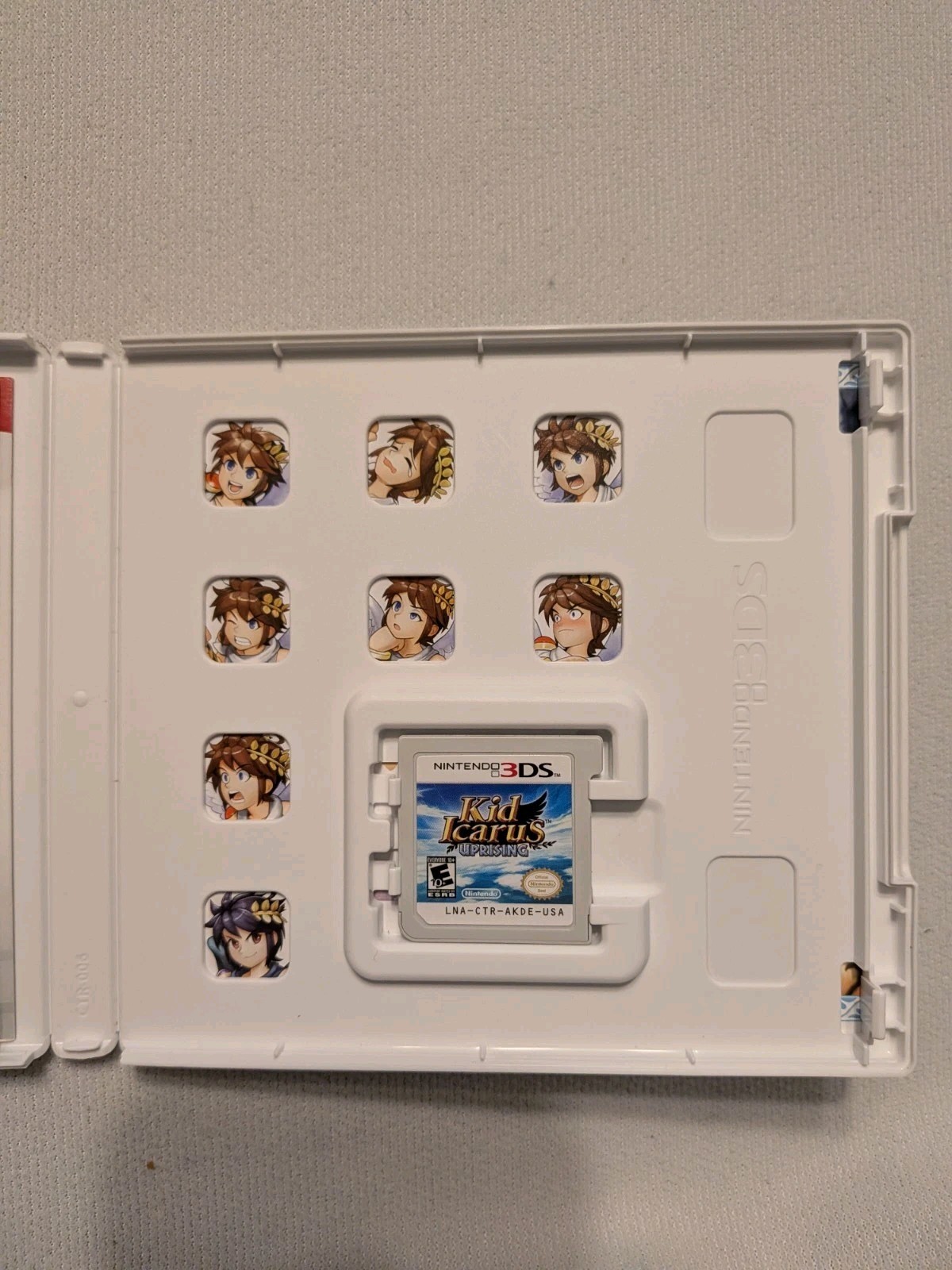 Kid Icarus: Uprising – CIB – Nintendo 3DS – 2012