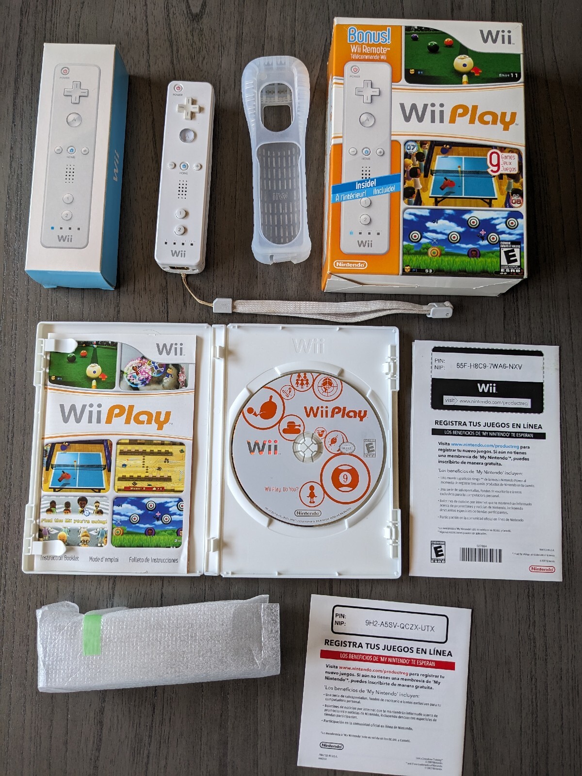 Nintendo Wii Play Big Box Set With Controller Case Game Etc
