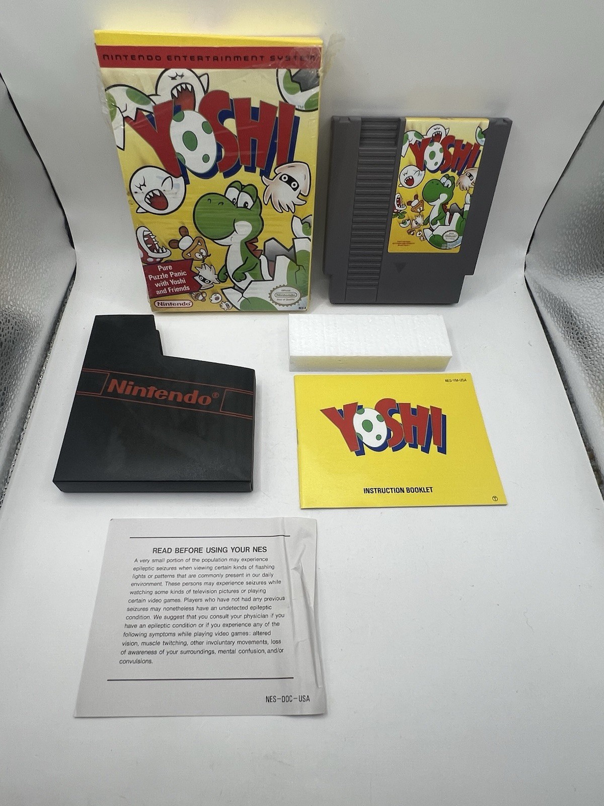 YOSHI NINTENDO NES GAME ~ BOX MANUAL & GAME ~