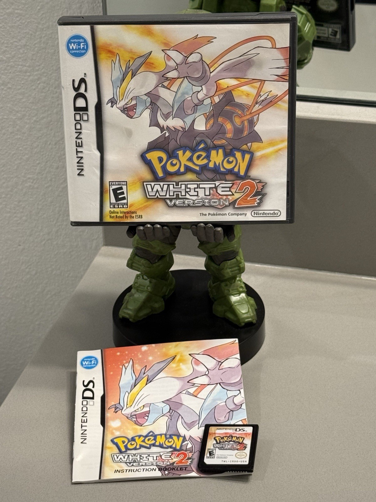 Pokemon: White Version 2 (Nintendo DS, 2012) CIB Complete Authentic TESTED