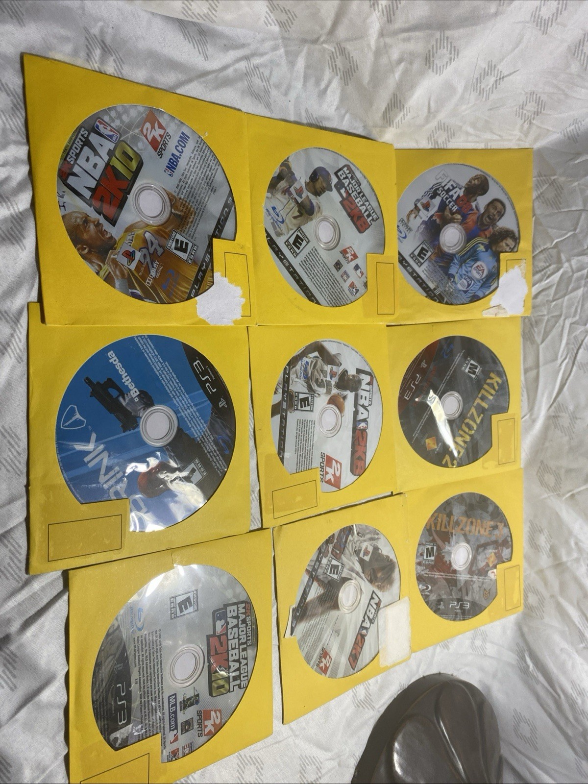 VIDEO GAMES/XBOX/PLAYSTION/WII/UNTESTED/NO CASES 30+ GAMES