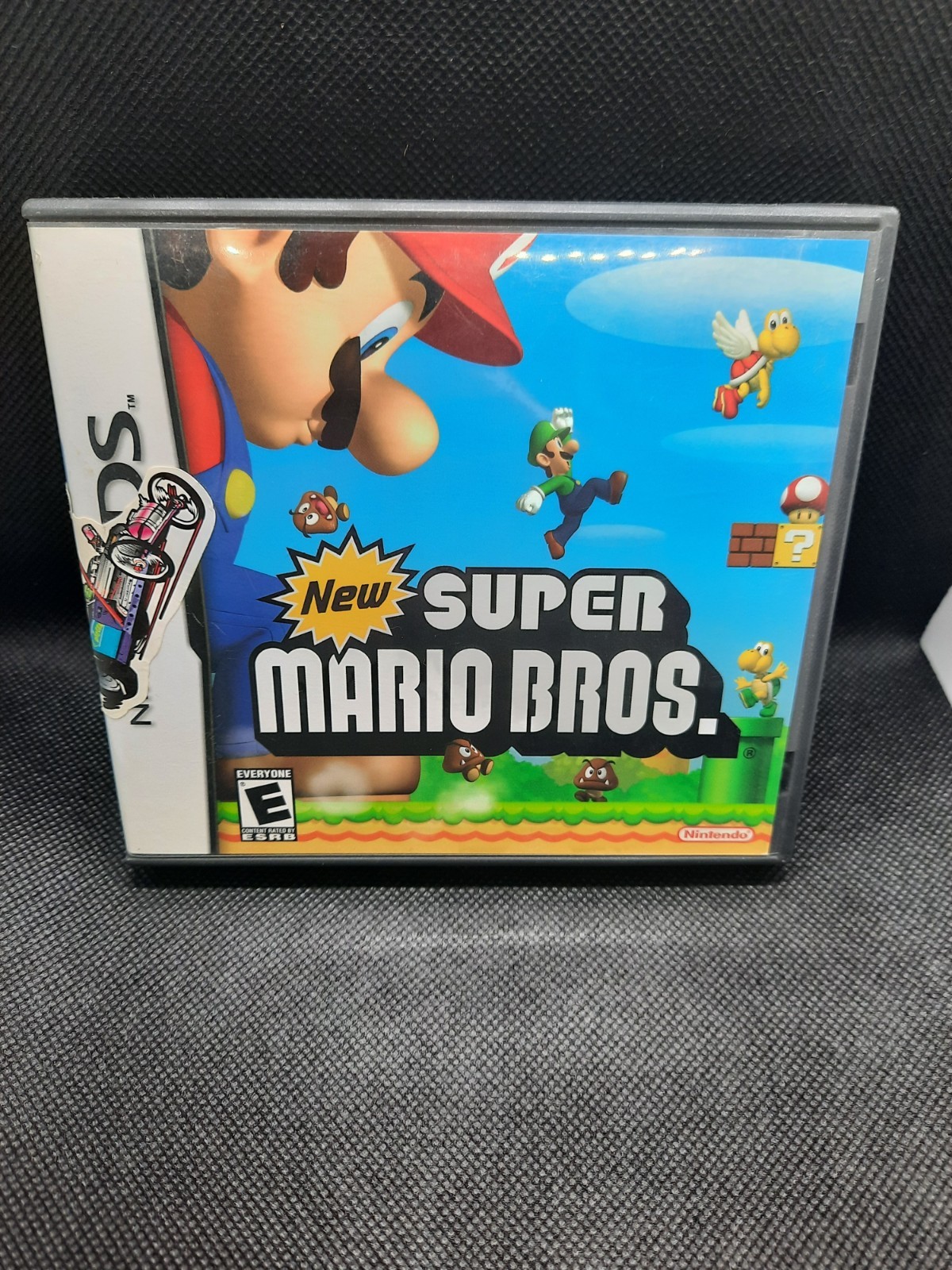 New Super Mario Bros. Nintendo DS Video Game with Box & Manual