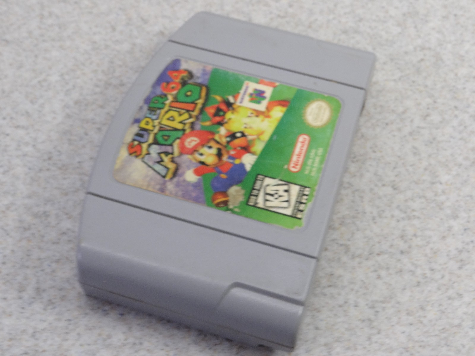 Super Mario 64 – Original and Authentic Nintendo 64 Game