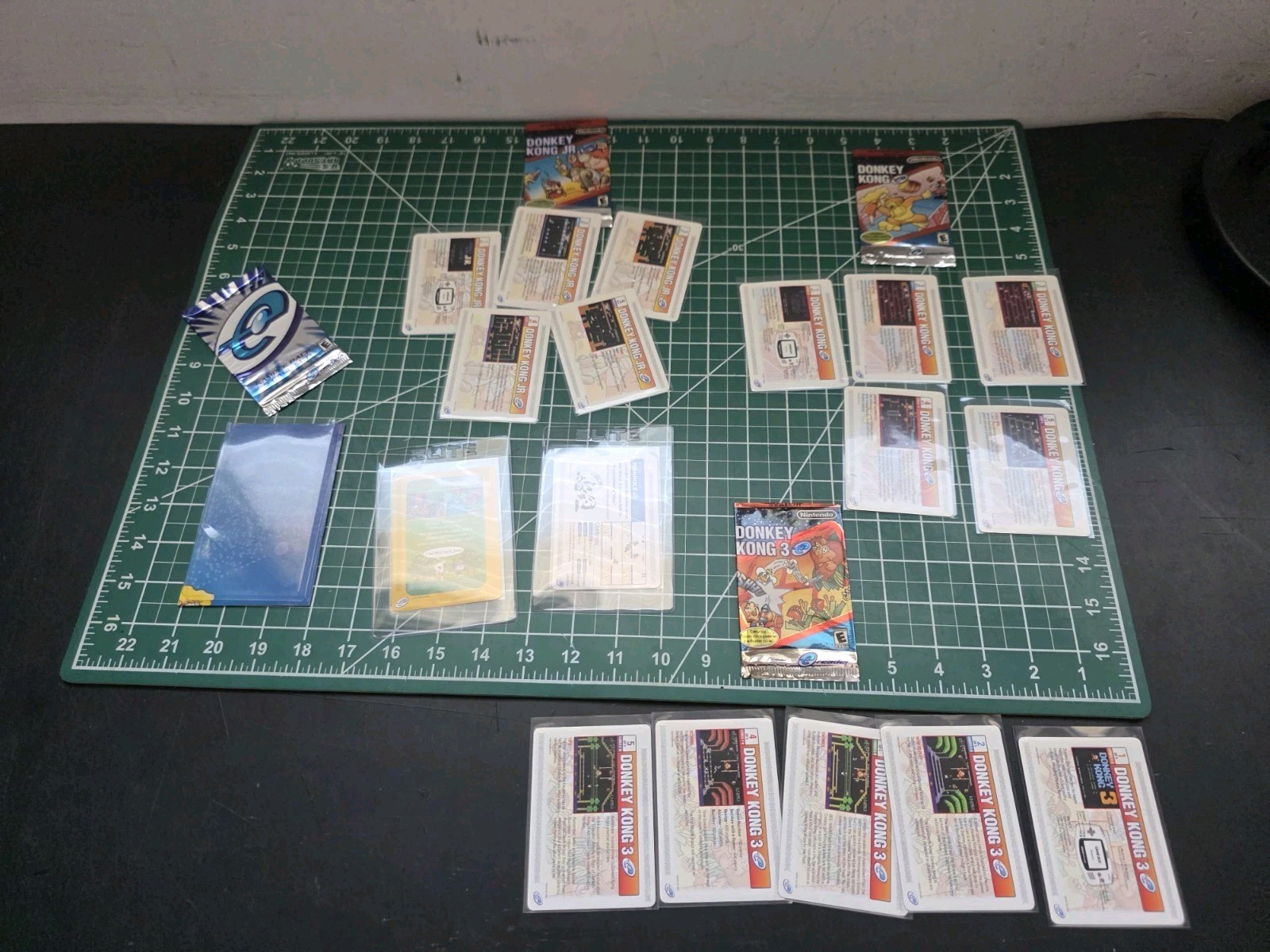 Donkey Kong 3 Jr 1– Nintendo e-Reader Card Set 17 Cards w/ Sleeves