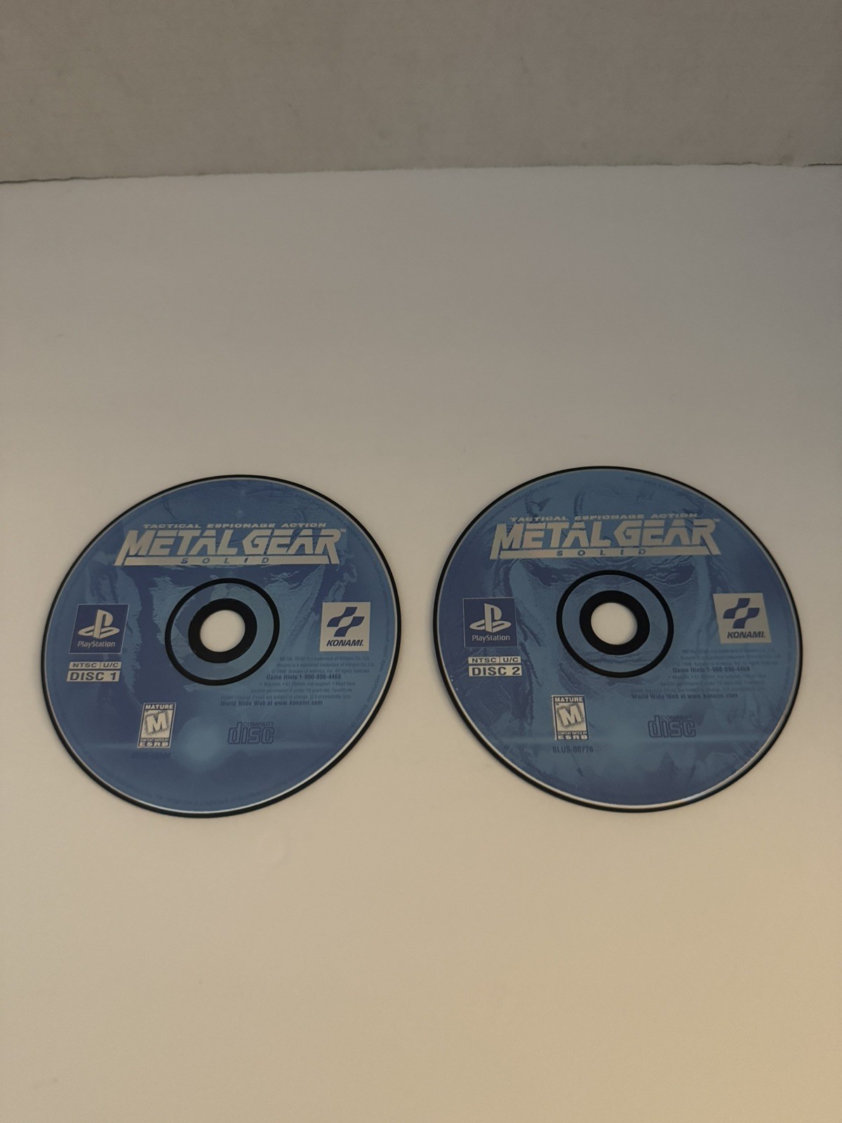 Metal Gear Solid Tactical Espionage Action (Sony Playstation, 1999) Discs only