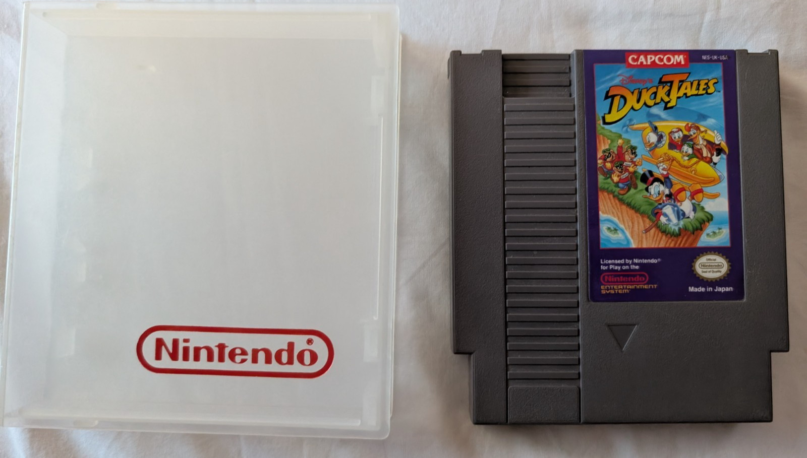 Nintendo NES Duck Tales 1 with Hard Case TESTED