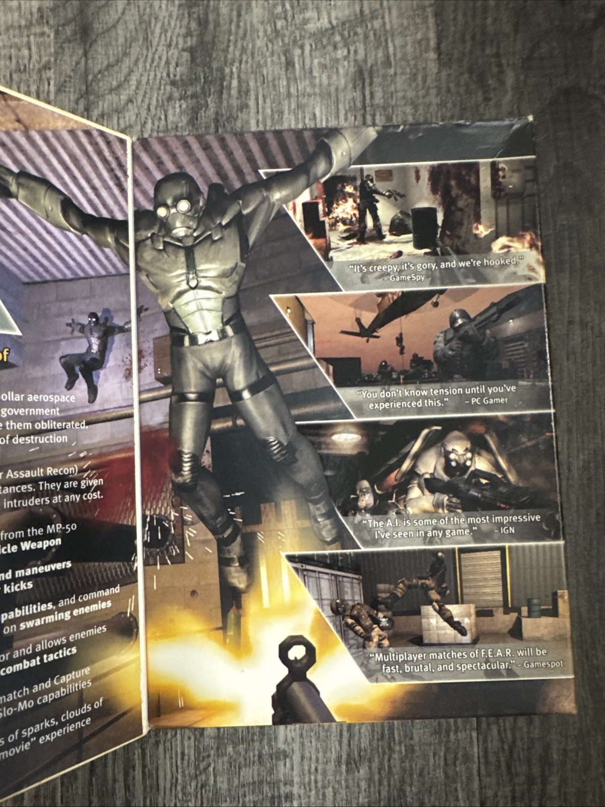 F.E.A.R.: First Encounter Assault Recon (PC, 2005)