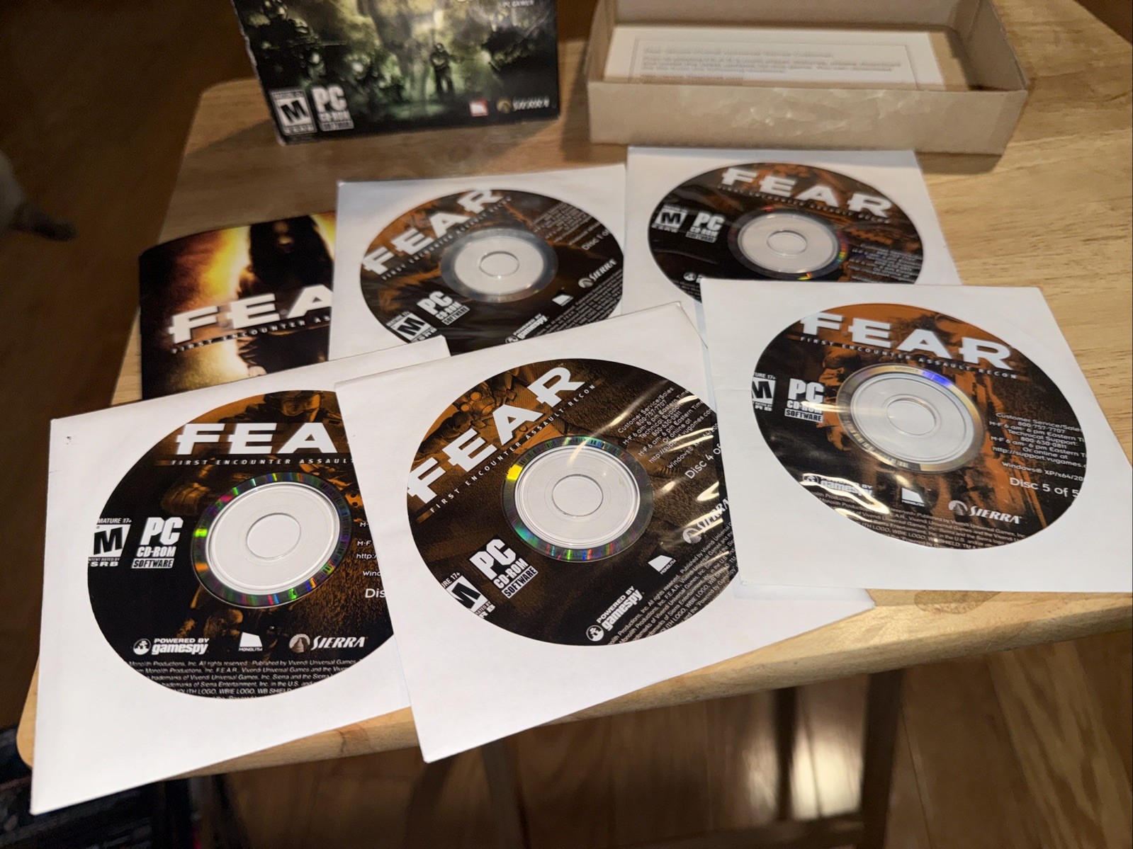 F.E.A.R.: First Encounter Assault Recon (PC, 2005) Box, Booklet And Working Game