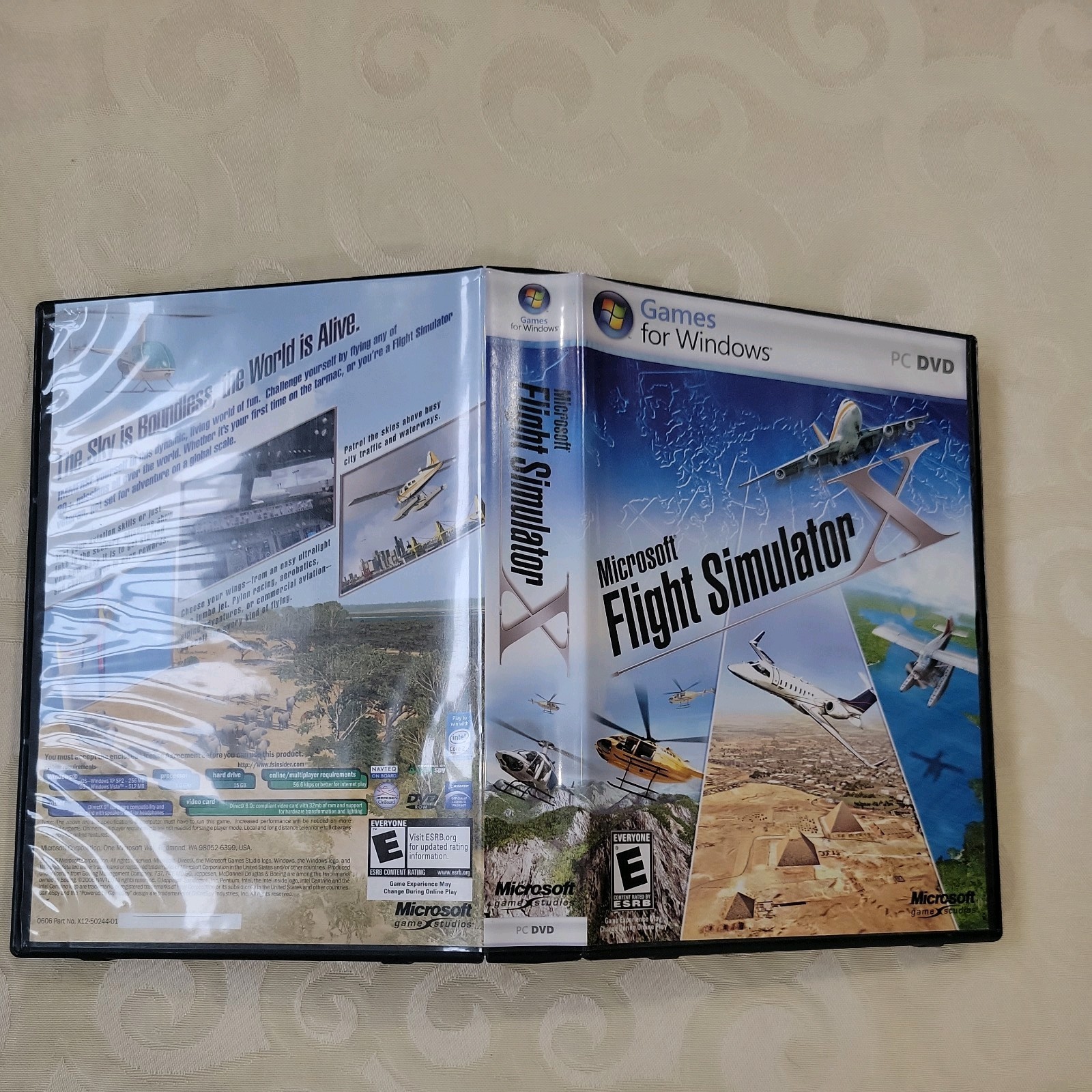 Microsoft Flight Simulator X Deluxe Edition & Acceleration Expansion Pack PC DVD