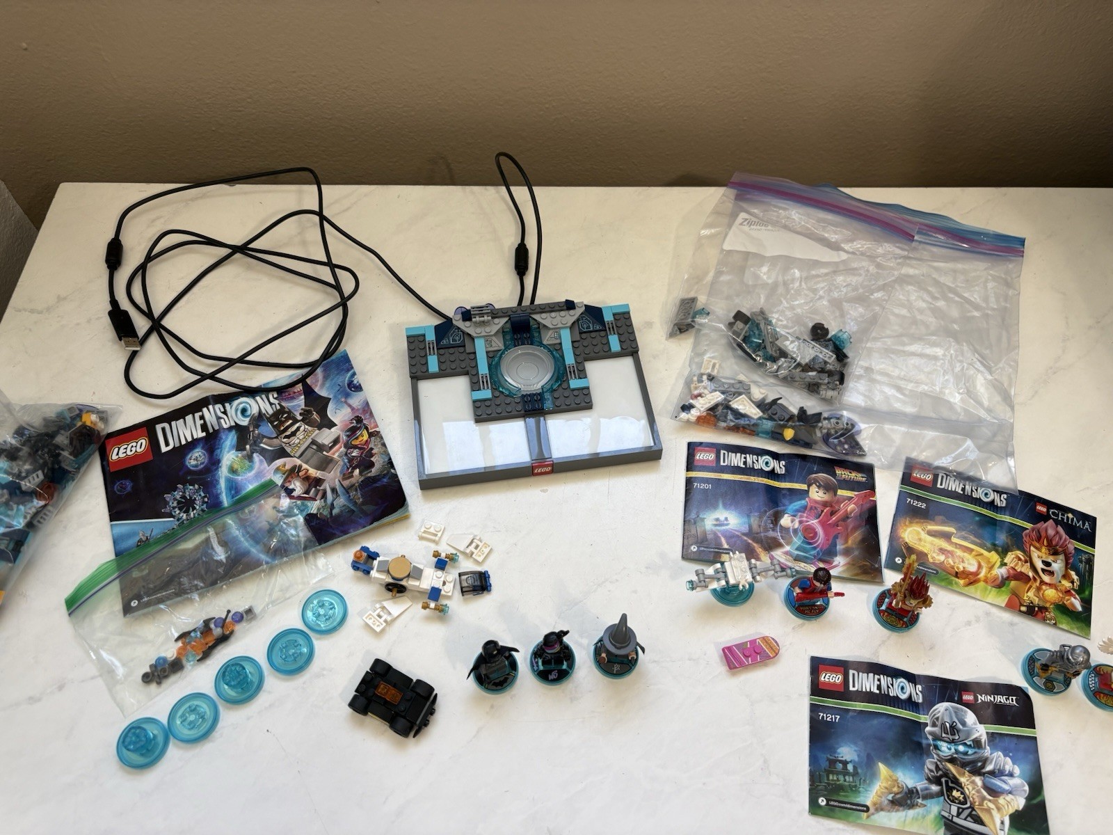 LEGO Dimensions Lot for Xbox 360 Some Manuals Extra Discs Launch Pad Mini Figs