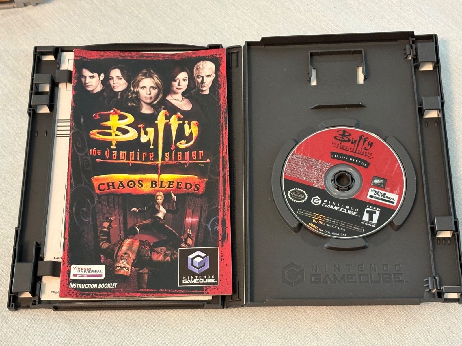 Buffy the Vampire Slayer: Chaos Bleeds (Nintendo GameCube) CIB w/ Reg Card NICE