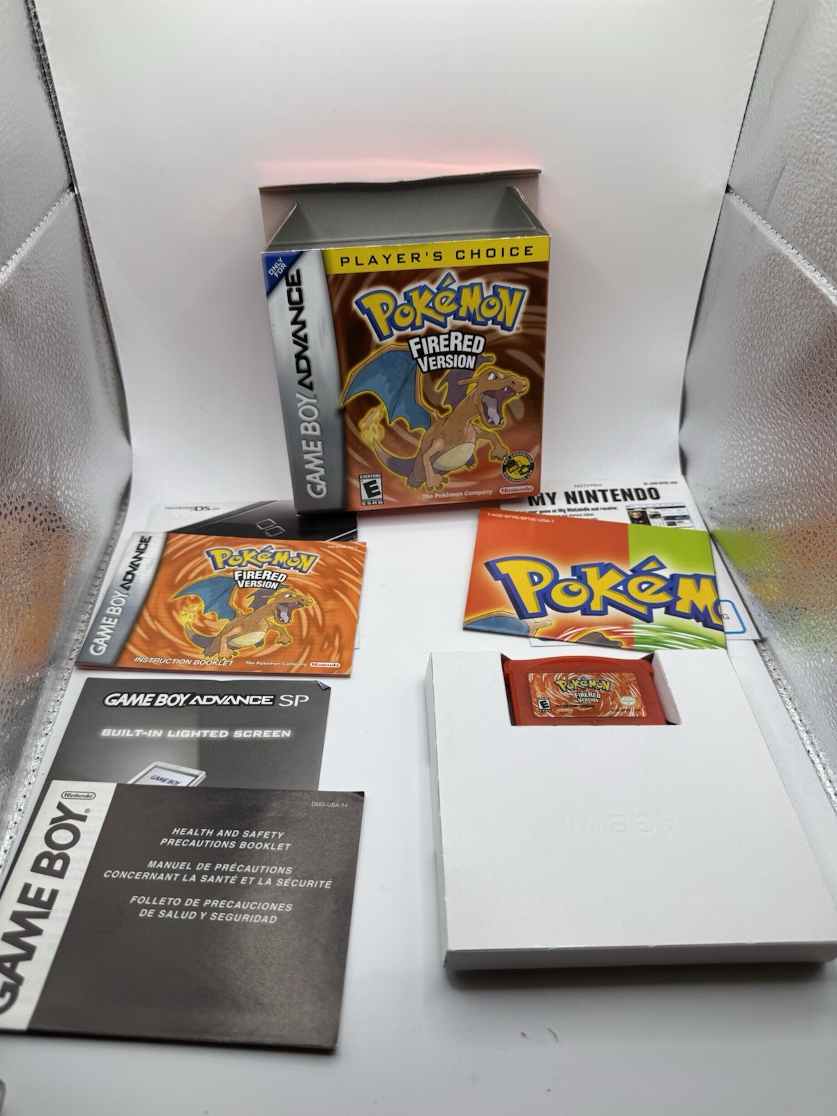Pokemon: FireRed Version (Nintendo Game Boy Advance, 2004) CIB With Poster