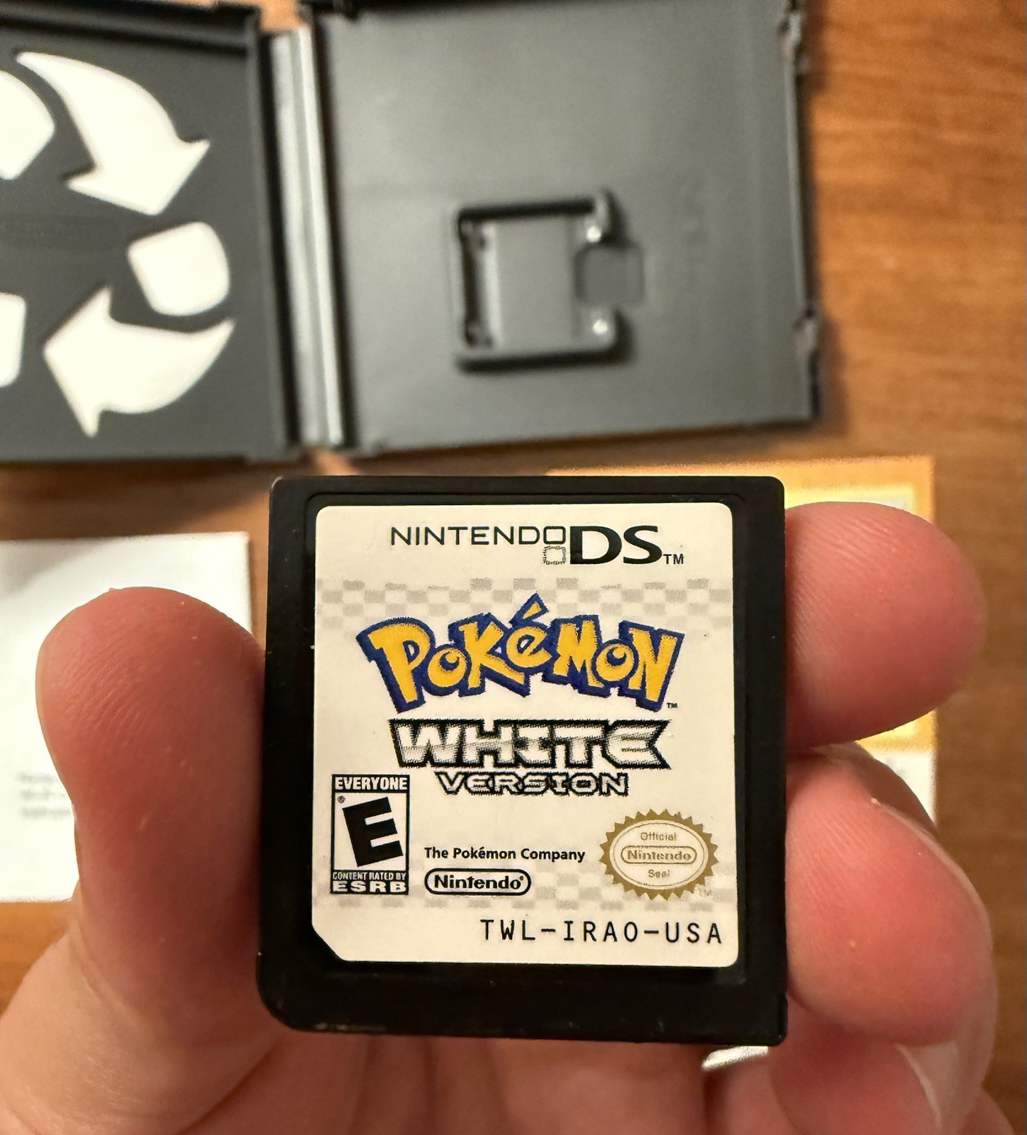 Authentic Pokemon White Version (Nintendo DS, 2011) Video Game W Box & Insert