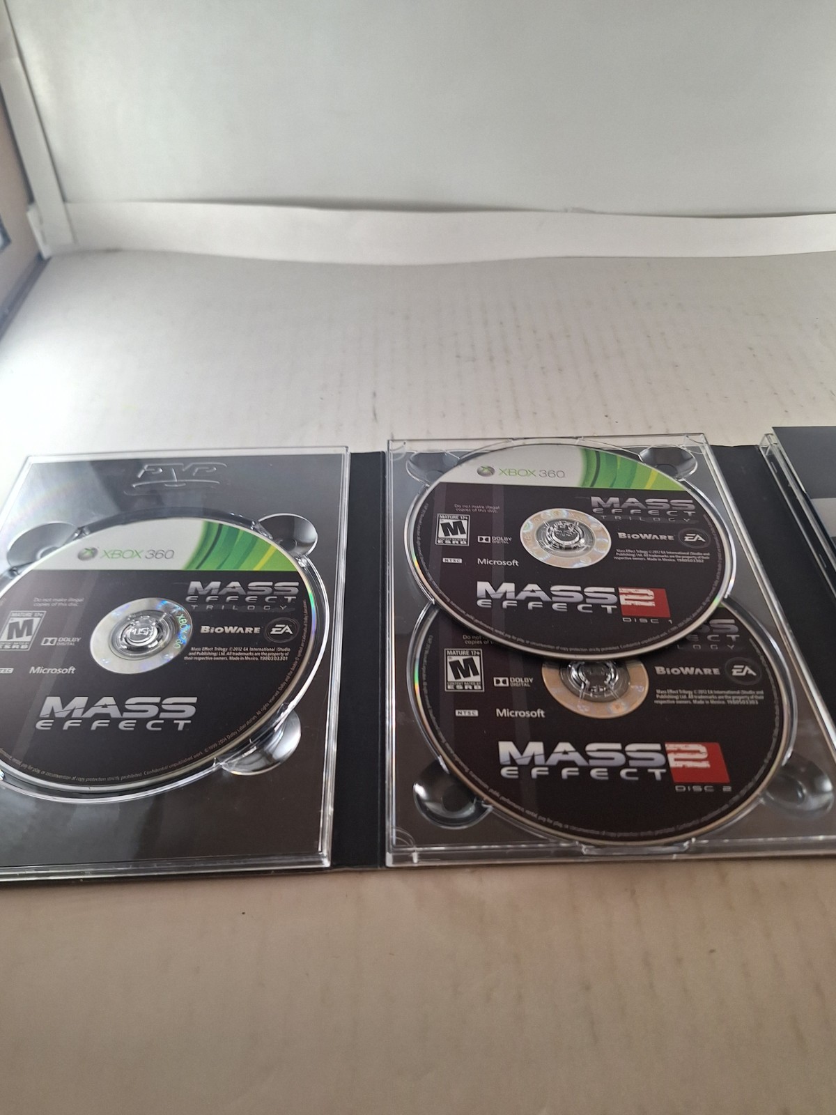 Mass Effect Trilogy (Microsoft Xbox 360, 2012)
