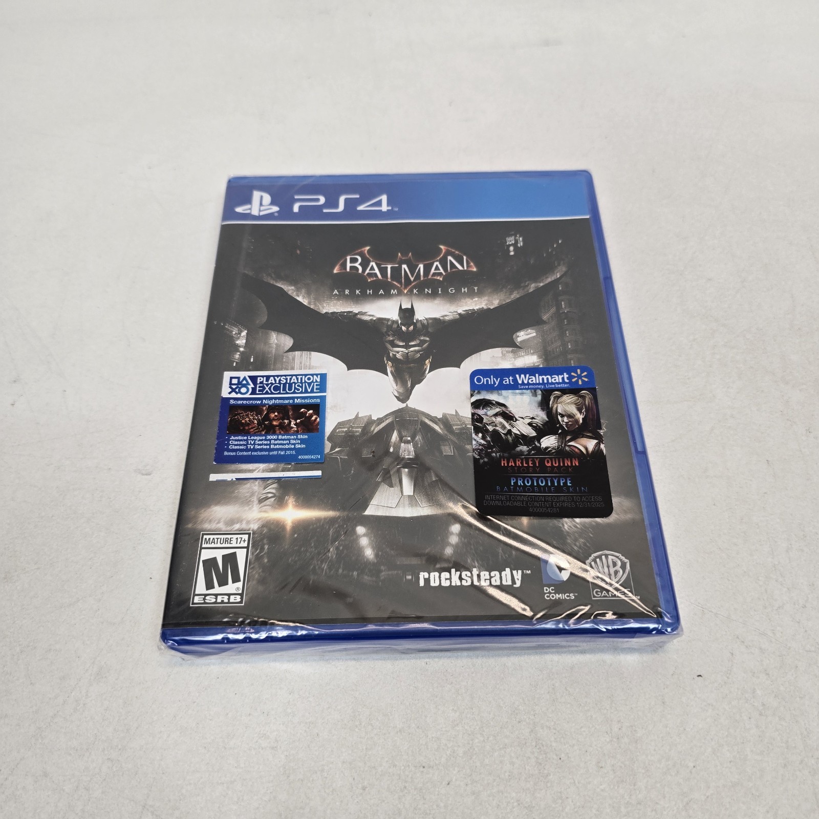 PlayStation 4 Batman Arkham Knight Game + Official Strategy Guide Book