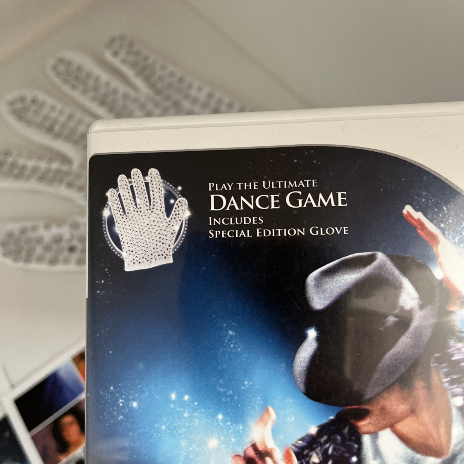 Michael Jackson: The Experience with RARE Glove (Wii, 2010)