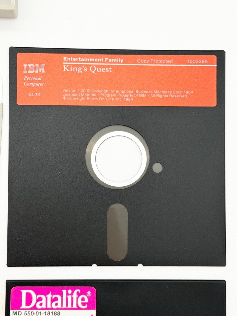VERSION 1.00 Of 1984 IBM PC Jr Kings Quest w/Manual, Case & OG 5.25 Floppy Disk