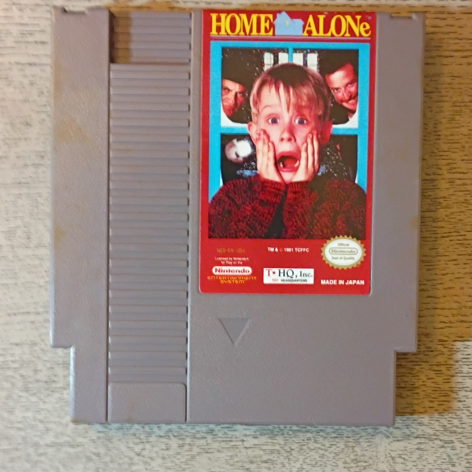 THQ Home Alone Nintendo NES Game Cartridge 1991 Manual Included