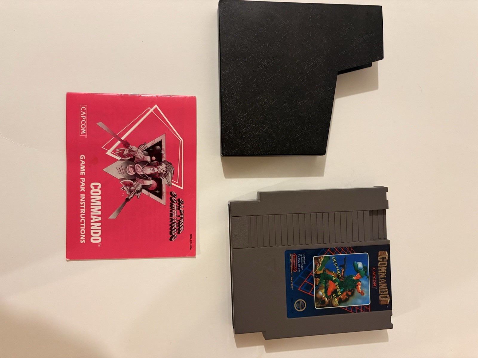 Capcom Commando Shooter Nintendo NES NTSC-U/C (US/Canada) Not Rated w/ Manual