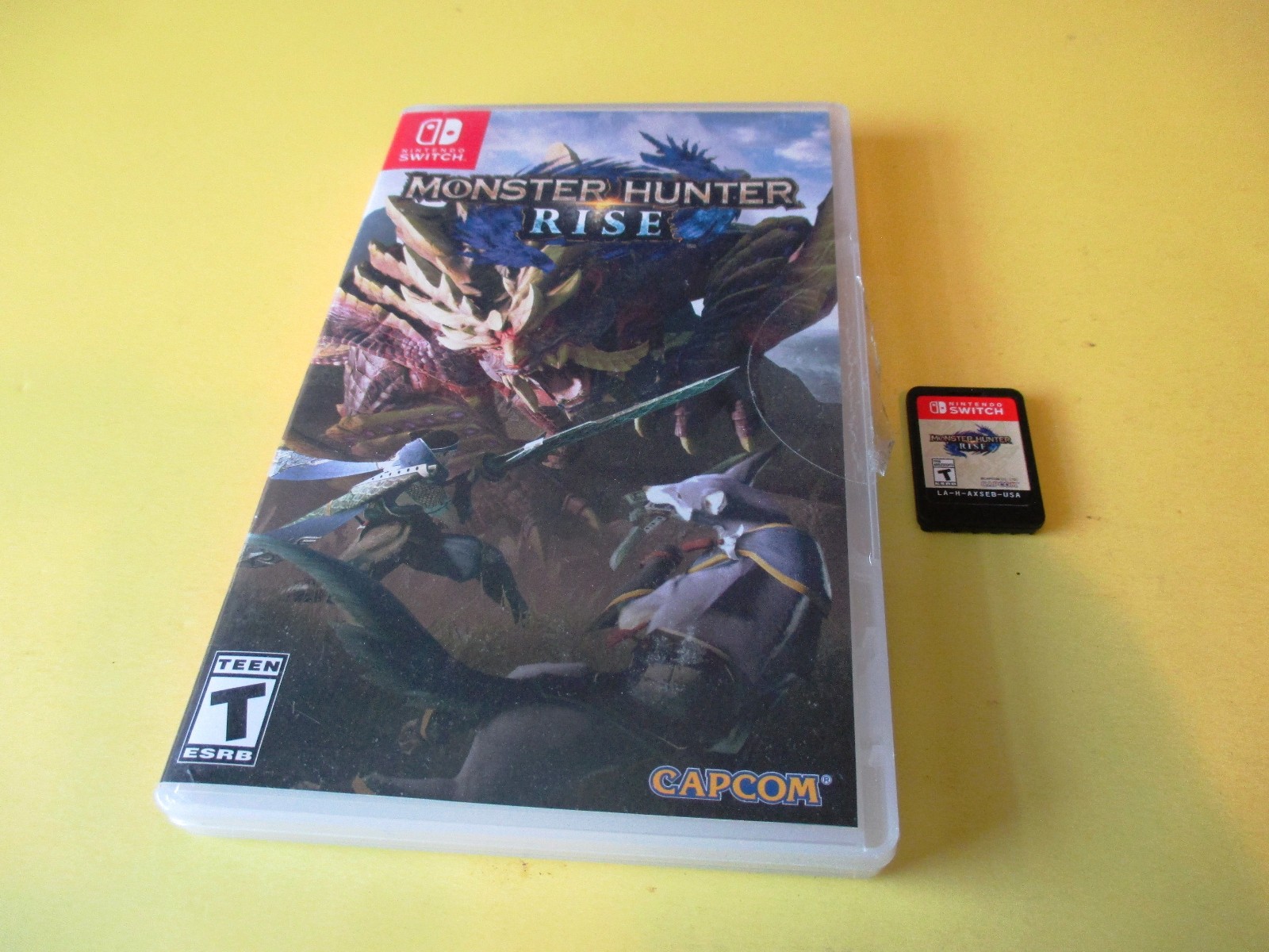 Monster Hunter Rise – Nintendo Switch Game w/Case