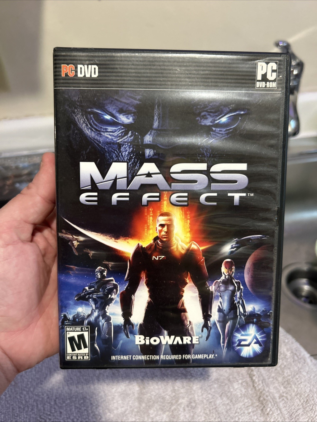 Mass Effect (PC DVD-ROM, 2008) CIB with Manual