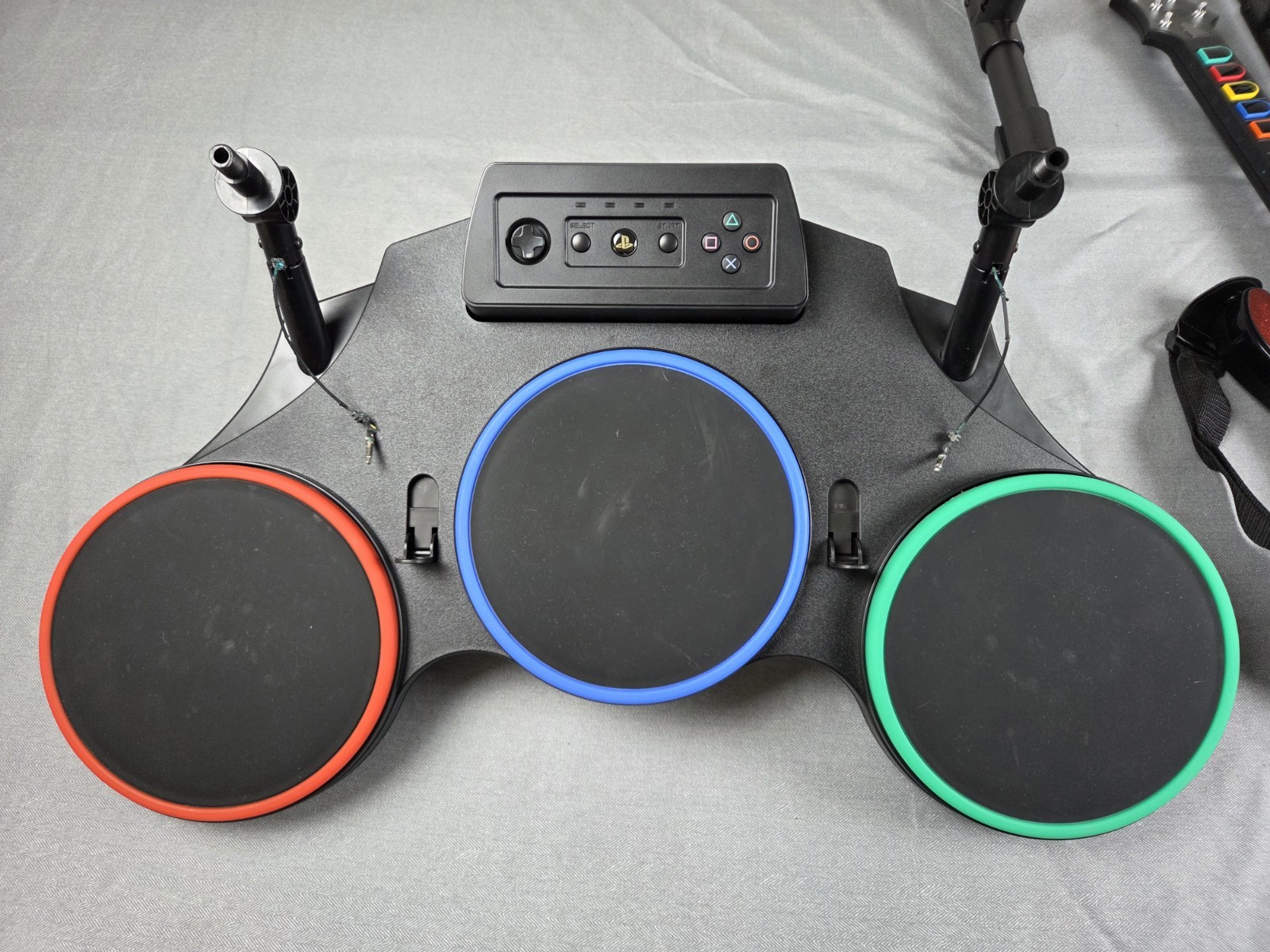 Officially Licensed Guitar Hero Playstation 2 Band Hero : Band Kit (Read)