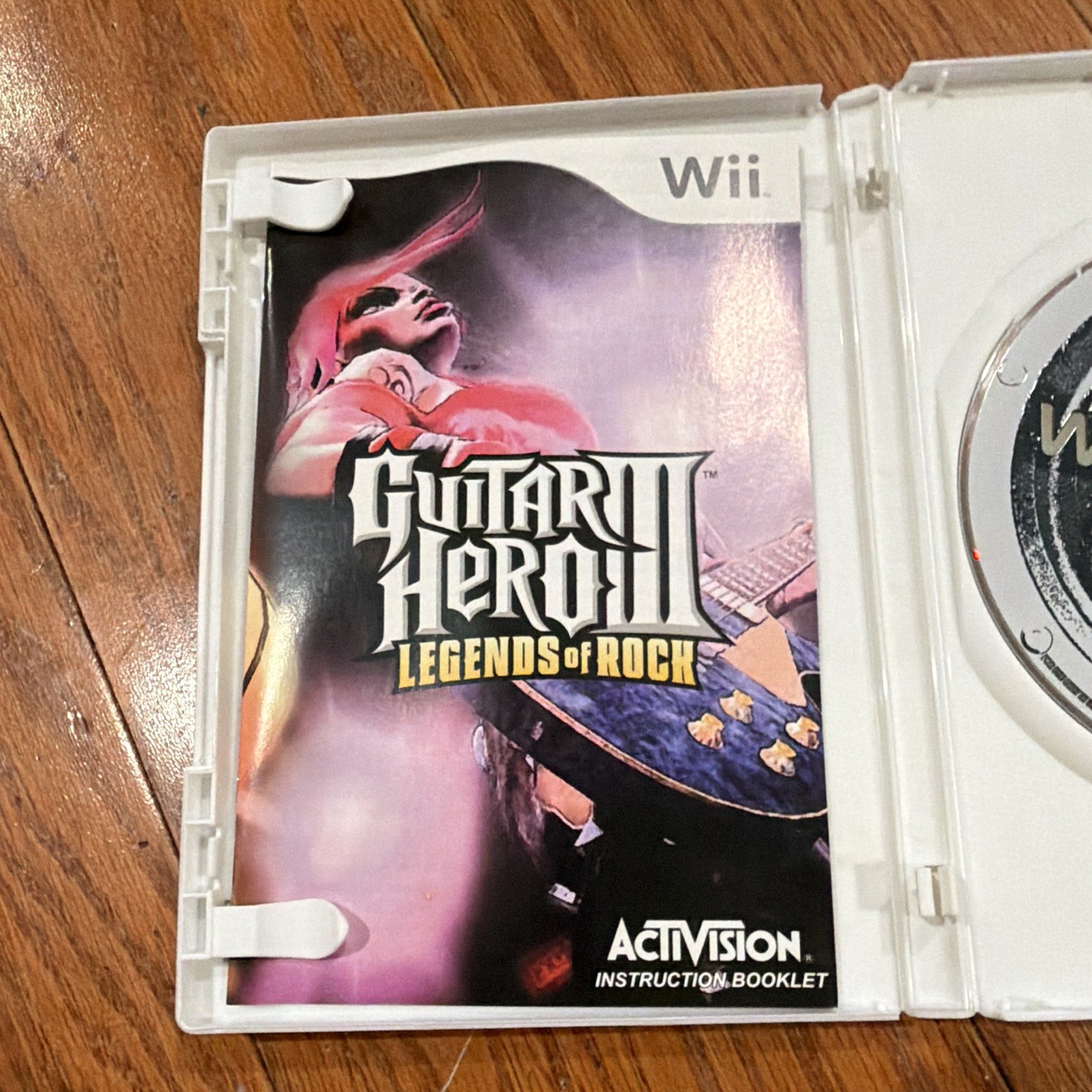 Activision Guitar Hero III: Legends of Rock (Nintendo Wii) w/ Manual T