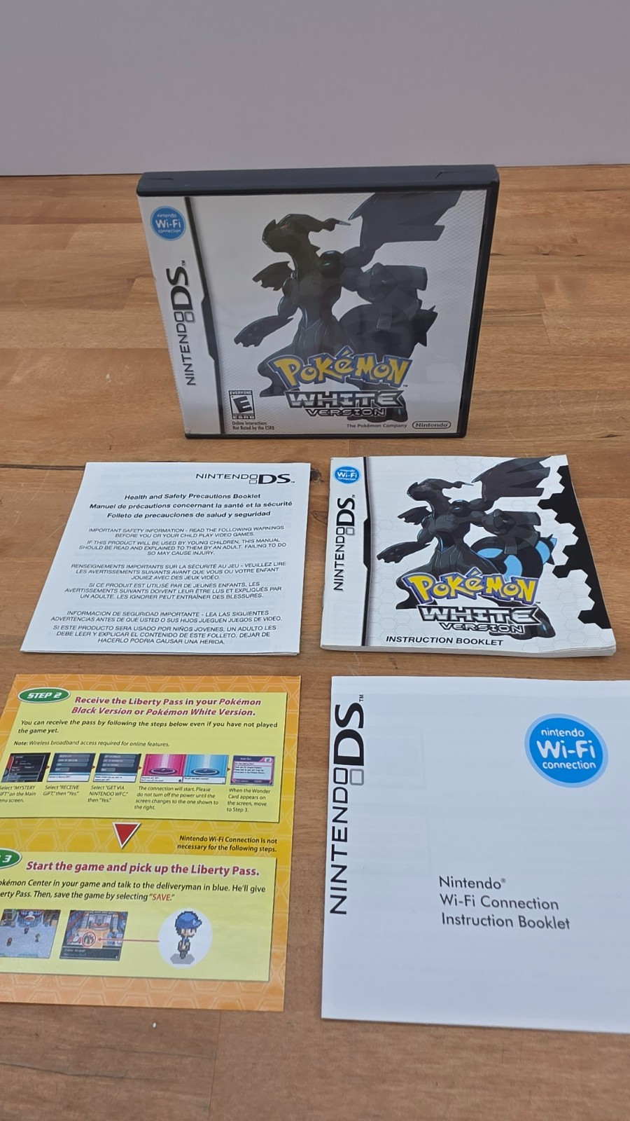 Pokemon White Version Nintendo DS Case and Manual Only ***NO GAME*** Authentic