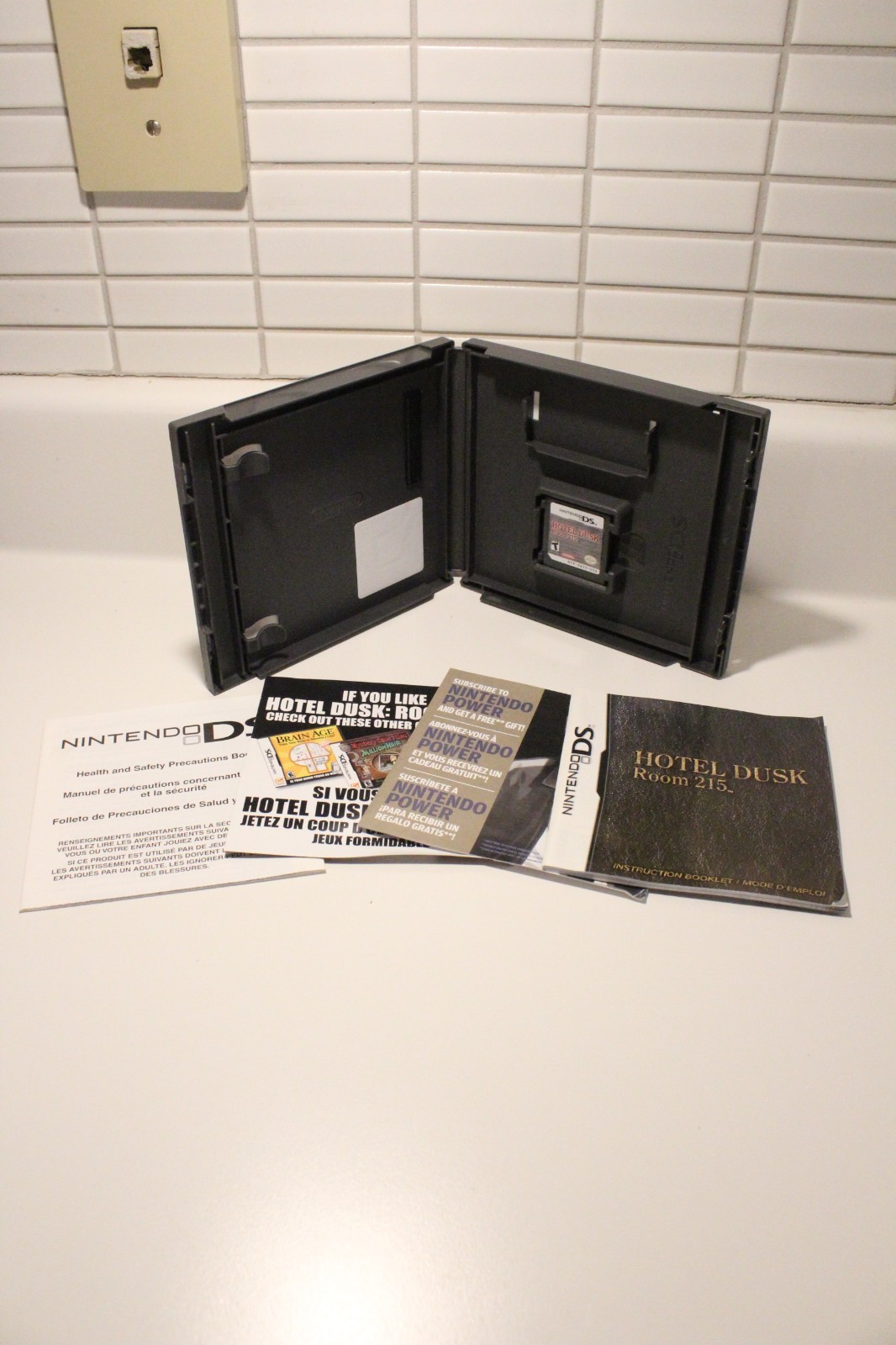 Hotel Dusk Room 215 (Nintendo DS, 2007) Complete CIB Tested