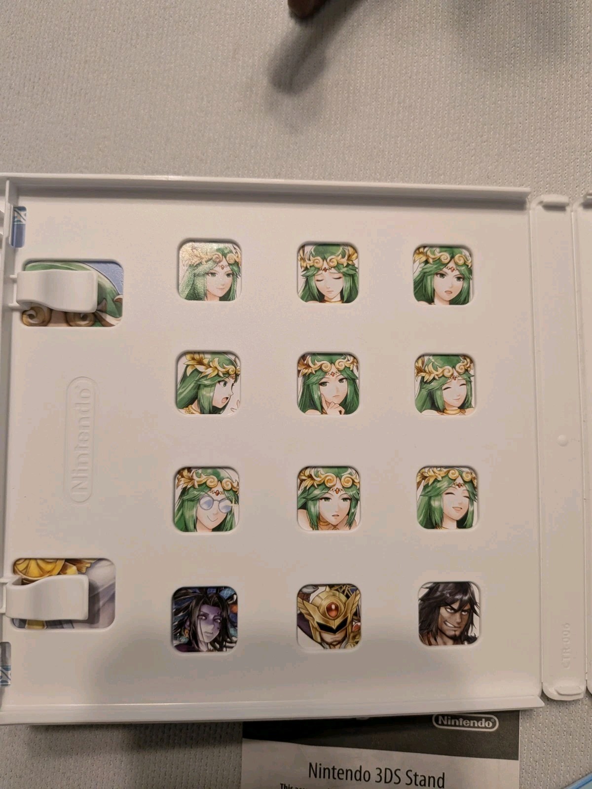 Kid Icarus: Uprising – CIB – Nintendo 3DS – 2012