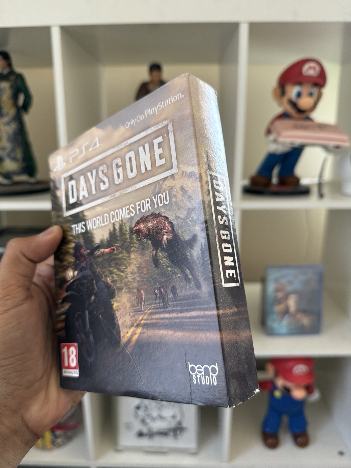 DAYS GONE OUTER CARD COLLECTORS SLEEVE AND INNER GAME CASE. NO STEELBOOK!