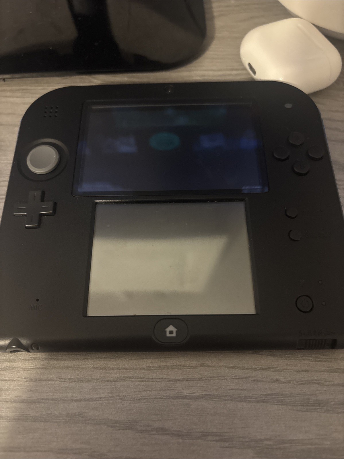 Nintendo 2ds + Charger + Games