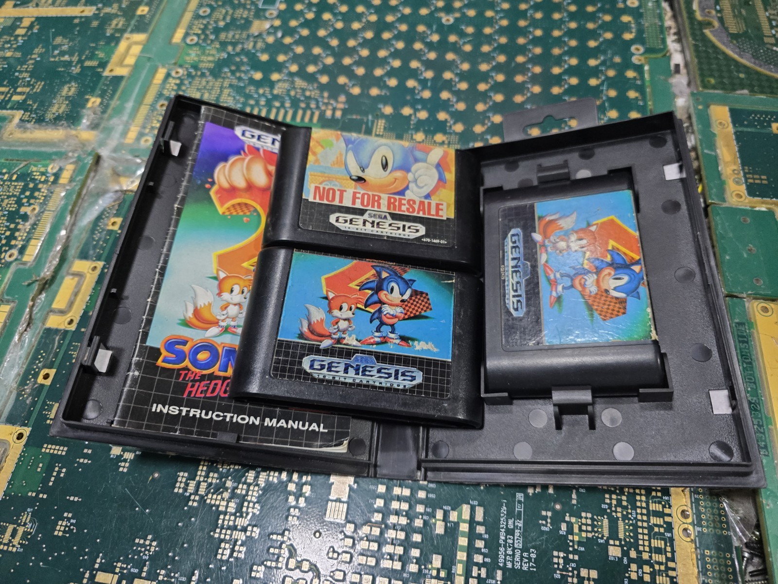 Sonic the Hedgehog 2 Sega Genesis x 2 & Original-UNTESTED- 1-CASE w/MANUAL-SEE
