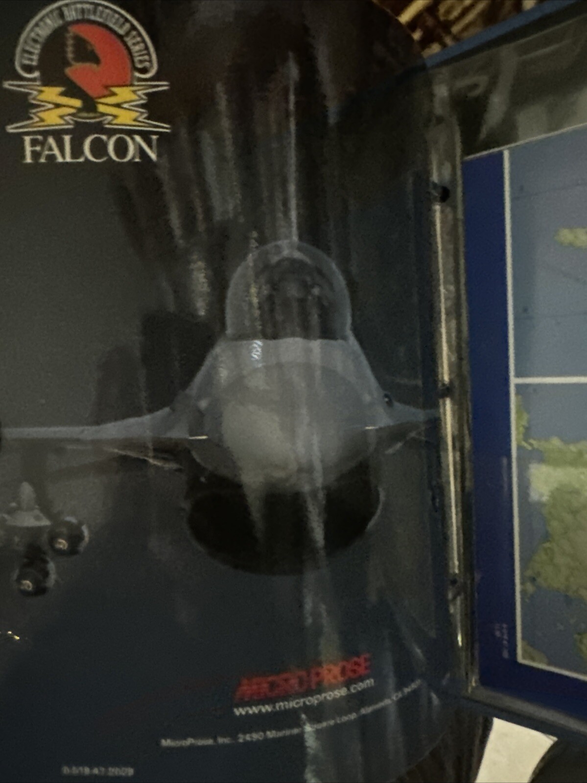 MicroProse Falcon 4.0 Flight Simulator-Squadron Leader Spec. Ed. Binder-complete
