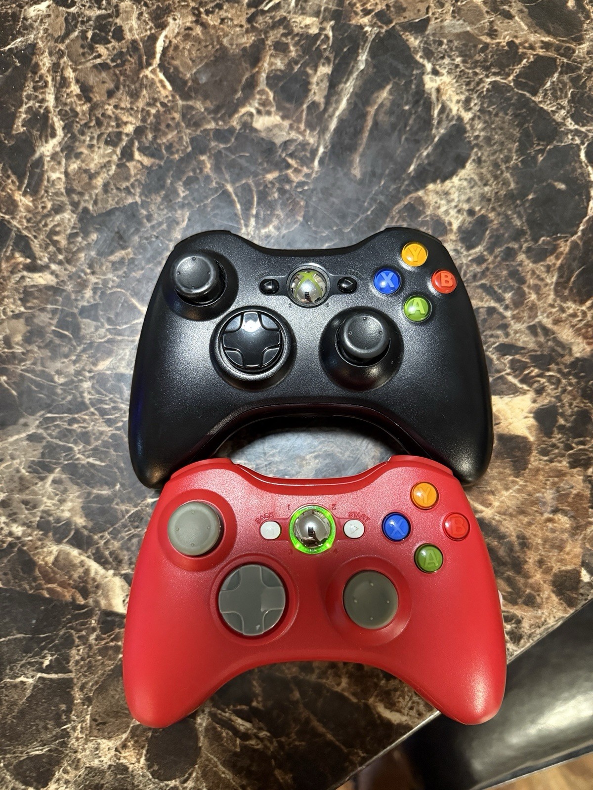 2 Xbox 360 Controllers + Madden 07/College hoops 2006