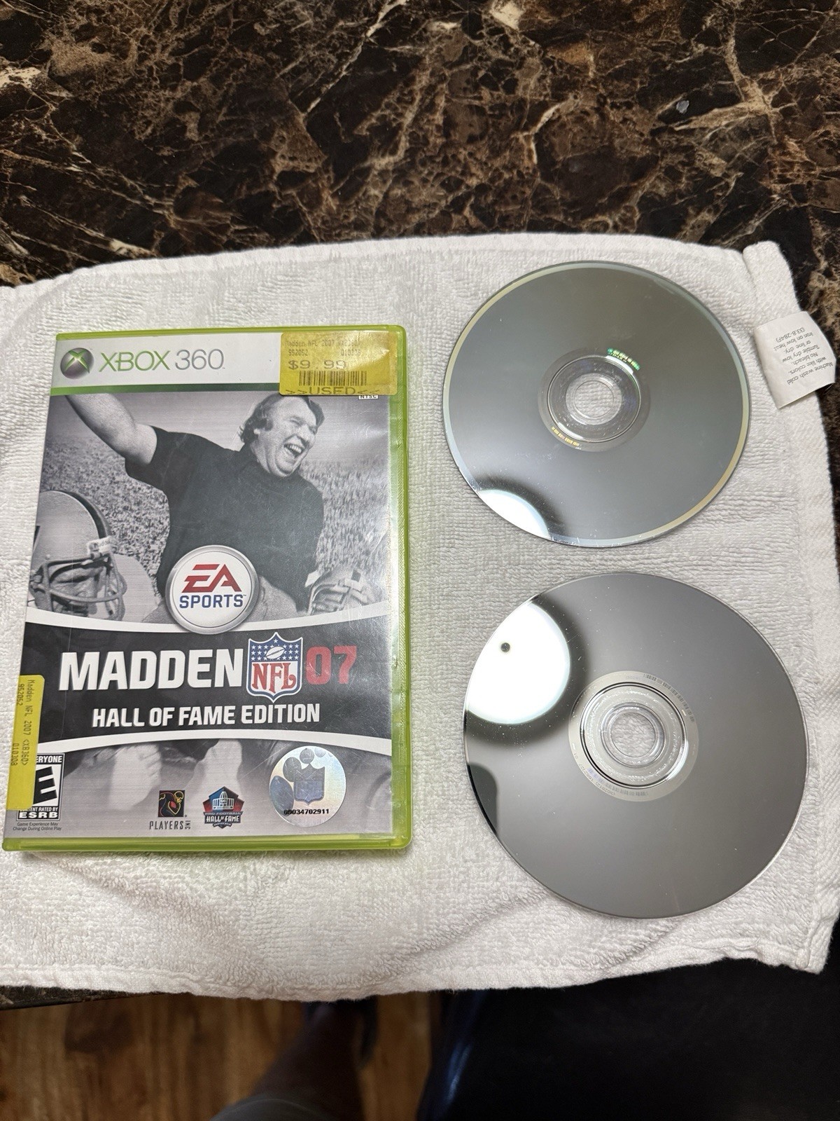 2 Xbox 360 Controllers + Madden 07/College hoops 2006