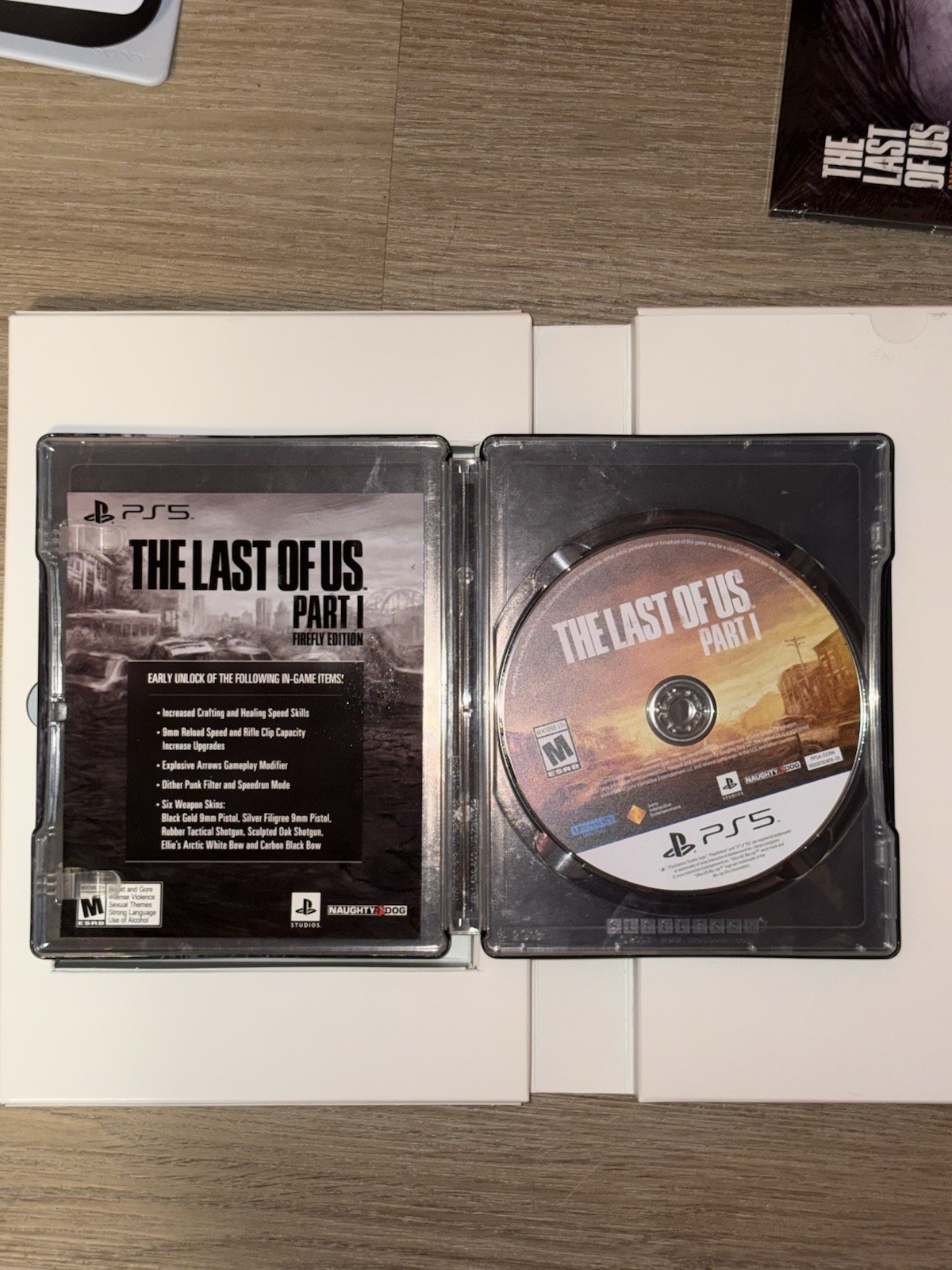 The Last of Us Part I Firefly Edition PS5-sealed comics