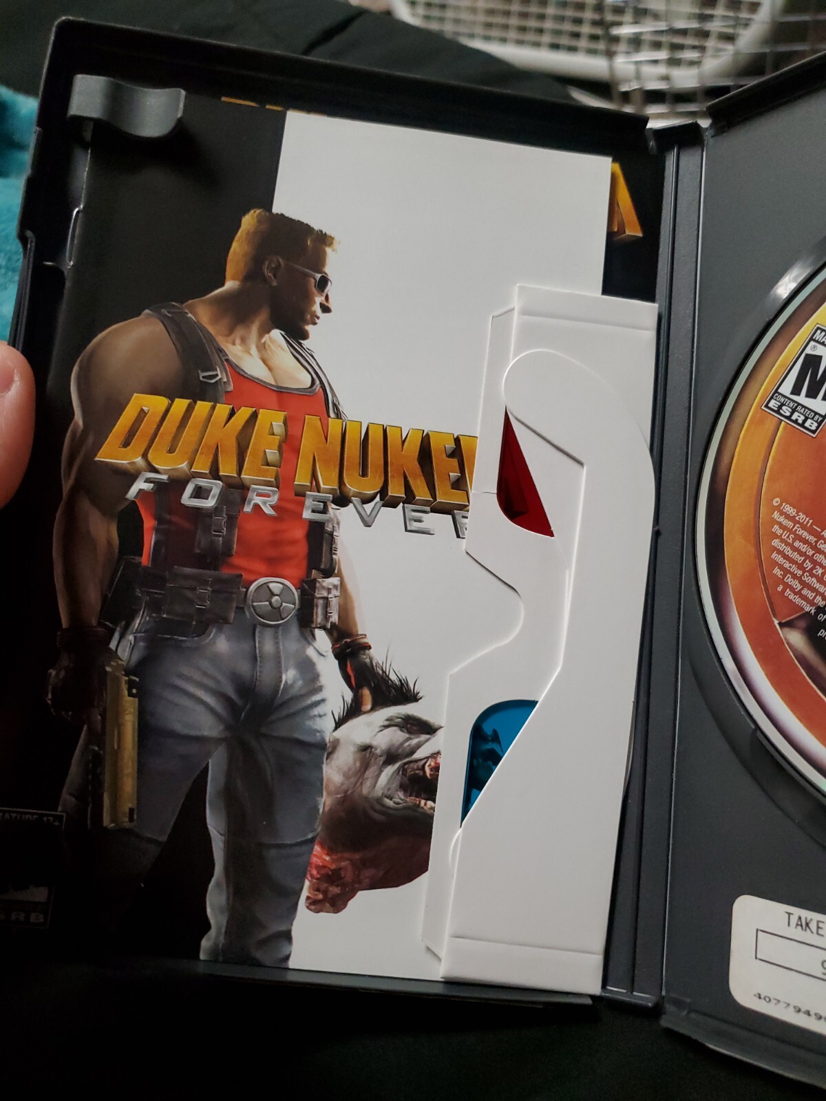 Duke Nukem Forever PC 2011 Complete W/ Manual, Code, Original Poster And Glasses
