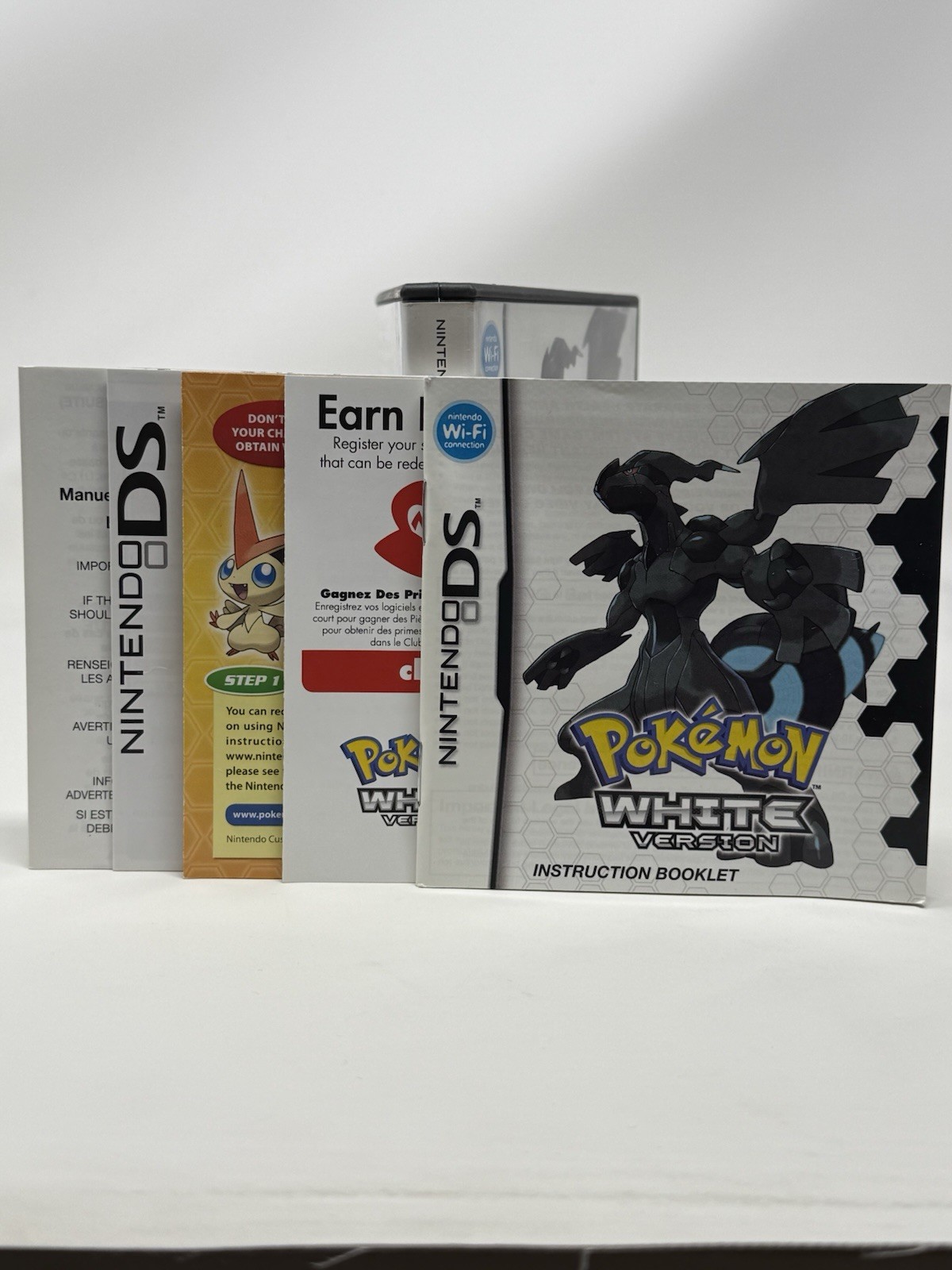 Pokemon White Version Nintendo DS Complete CIB with All Inserts Authentic Clean