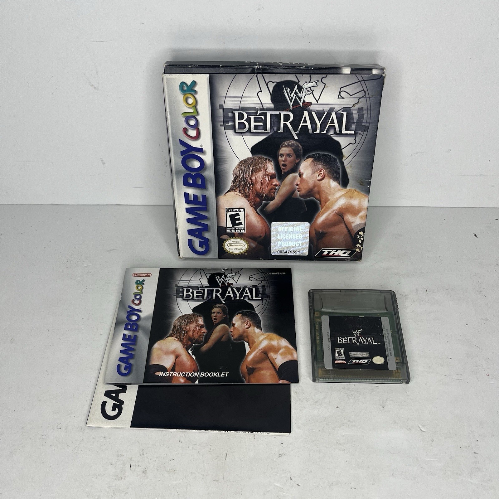 WWF Betrayal Nintendo Game Boy Color W/ Box & Manual Tested