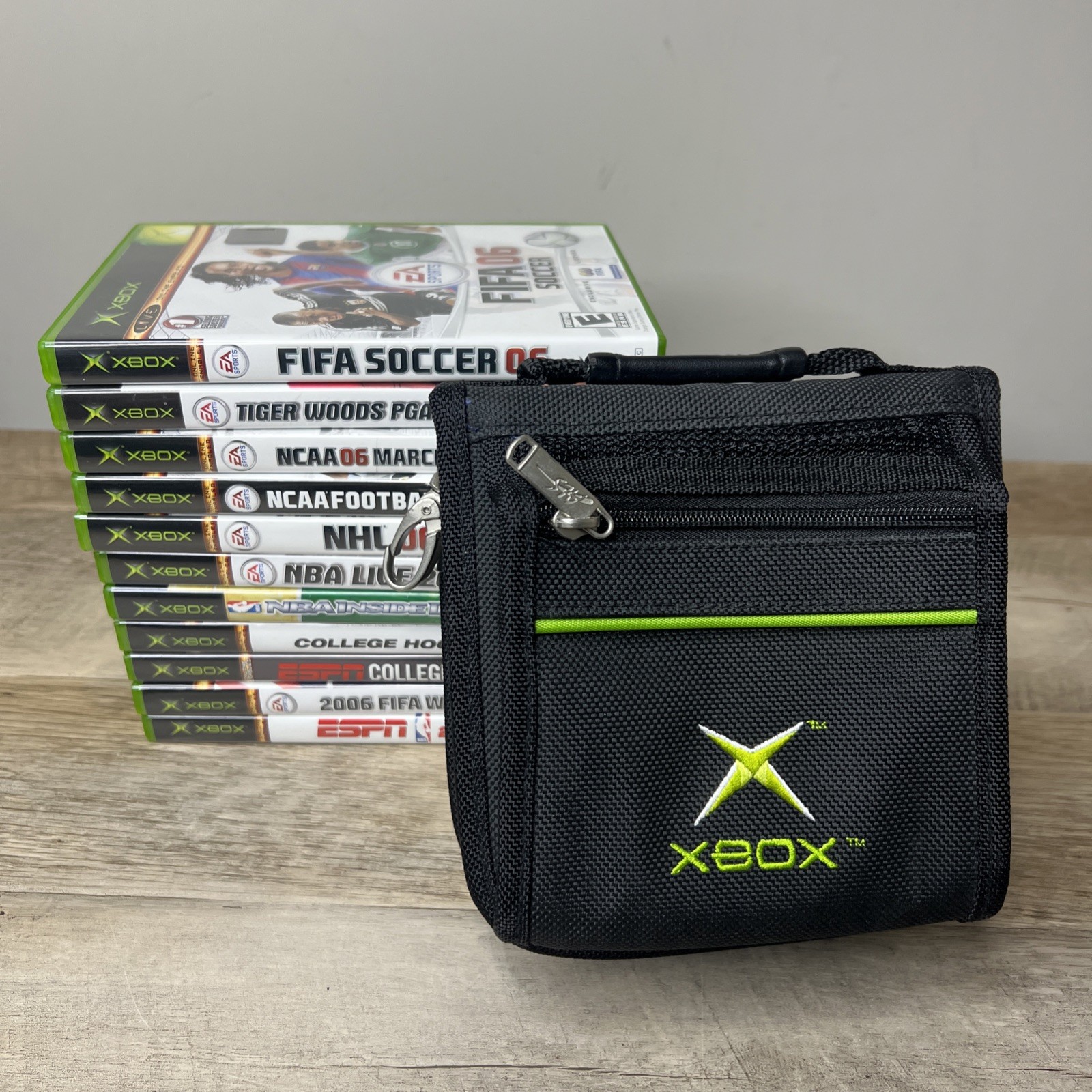 Lot Of 20+ Original Xbox Games some In Box Some Loose Discs – Comes With Case